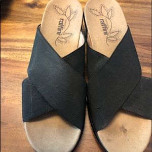 Super comfortable black slide sandals